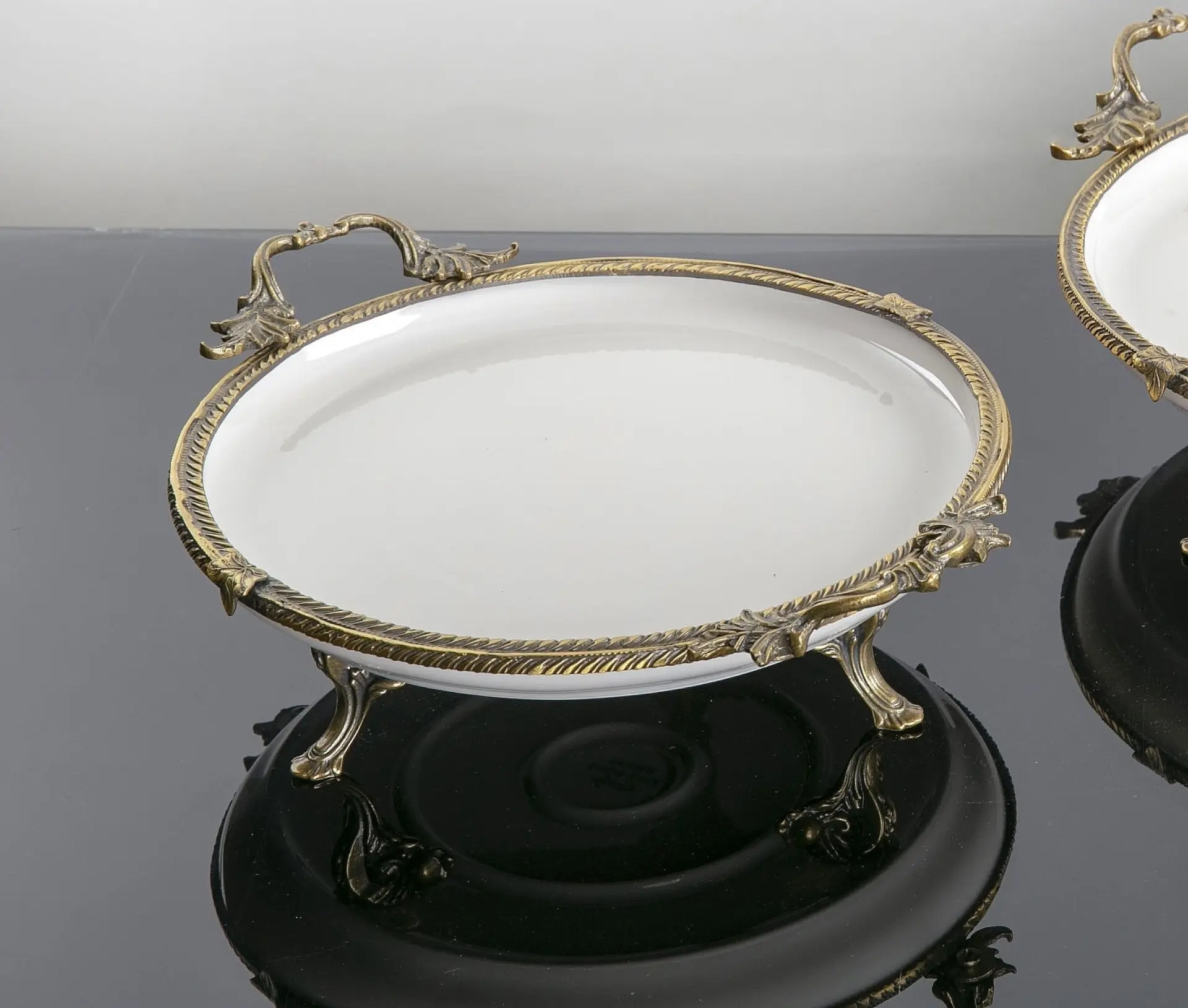 YUVARLAK  PORSELEN 25CM OKSİT KULPLU